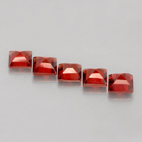 Granato almandino naturale rosso da  ct, quadrato, VVS-VS