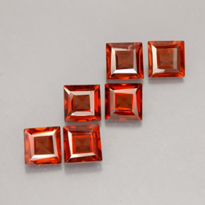 Granato almandino naturale rosso da  ct, quadrato, VVS-VS