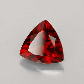 Granato Almandino Rosso scuro naturale da 2.08 ct, Taglio trillion, VVS-VS