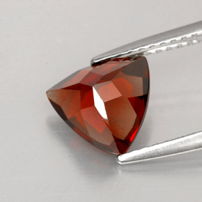 Granato Almandino Rosso scuro naturale da 2.08 ct, Taglio trillion, VVS-VS