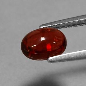 Granato almandino naturale rosso da 1,37 ct, taglio ovale, traslucido