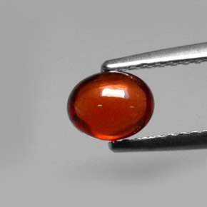 Granato almandino naturale rosso da 0,88 ct, taglio ovale, traslucido