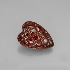 Granato Almandino Rosso scuro naturale da 2.85 ct, A forma di cuore, Traslucido