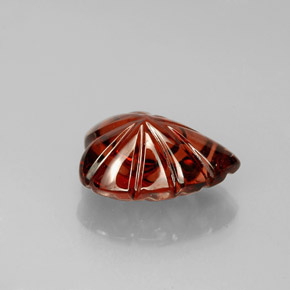 Granato almandino naturale rosso da 2,94 ct, a forma di cuore, traslucido