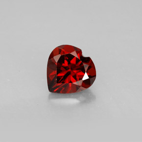 Granato Almandino Rosso naturale da 1.58 ct, A forma di cuore, VVS-VS