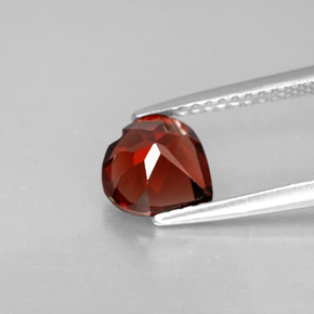 Granato Almandino Rosso naturale da 1.58 ct, A forma di cuore, VVS-VS