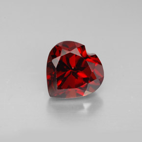 Granato Almandino Rosso naturale da 1.90 ct, A forma di cuore, VVS-VS