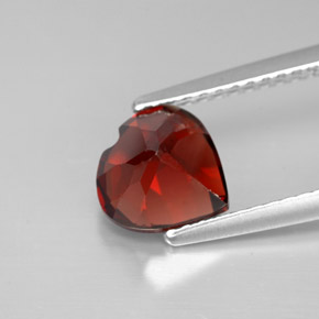 Granato Almandino Rosso naturale da 1.90 ct, A forma di cuore, VVS-VS