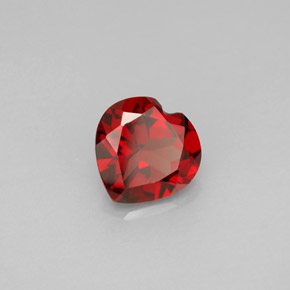 Granato Almandino Rosso naturale da 1.49 ct, A forma di cuore, VS