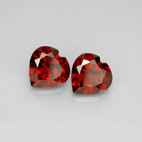 Granato almandino naturale rosso da  ct, a forma di cuore, VVS-VS