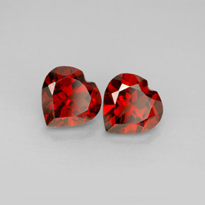 Granato almandino naturale rosso da  ct, a forma di cuore, VVS-VS