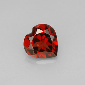 Granato Almandino Rosso naturale da 1.32 ct, A forma di cuore, VS