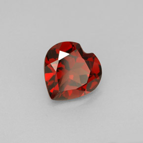 Granato Almandino Rosso naturale da 1.32 ct, A forma di cuore, VS