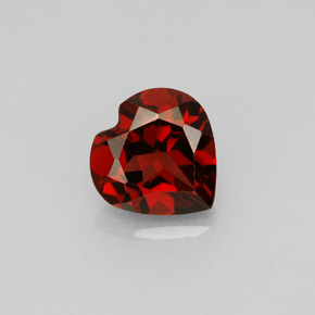 Granato almandino naturale rosso da 1,46 ct, a forma di cuore, VS