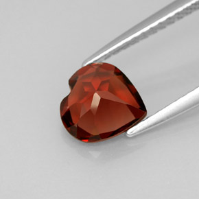 Granato almandino naturale rosso da 1,46 ct, a forma di cuore, VS