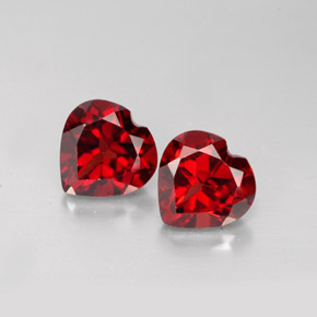 Granato almandino naturale rosso da  ct, a forma di cuore, VVS-VS