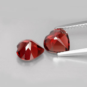 Granato almandino naturale rosso da  ct, a forma di cuore, VVS-VS