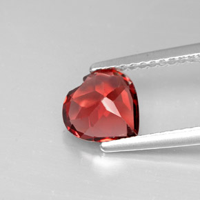 Granato Almandino Rosso naturale da 1.33 ct, A forma di cuore, VS