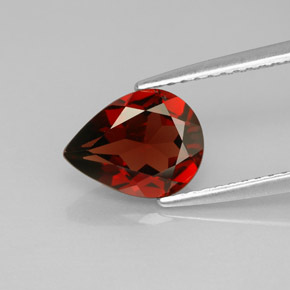 Granato Almandino Rosso naturale da 1.67 ct, Forma a pera, VVS-VS
