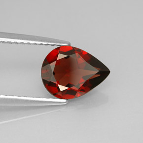 Granato Almandino Rosso naturale da 1.67 ct, Forma a pera, VVS-VS