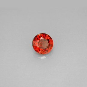 Granato Almandino Rosso naturale da 0.92 ct, Taglio rotondo, VVS-VS