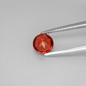 Granato Almandino Rosso naturale da 0.92 ct, Taglio rotondo, VVS-VS