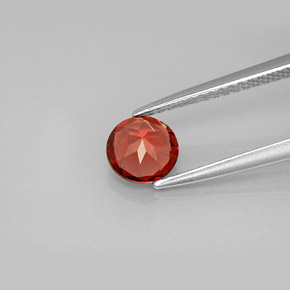 Granato Almandino Rosso naturale da 0.93 ct, Taglio rotondo, VVS-VS