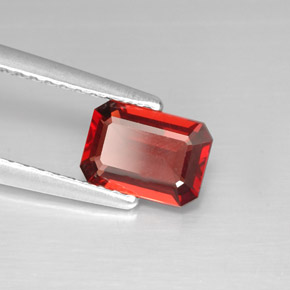 Granato Almandino Rosso naturale da 0.96 ct, Taglio smeraldo, VS