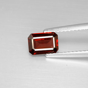 Granato almandino rosso scuro naturale da 0,91 ct, taglio smeraldo, VVS-VS