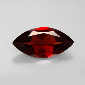 Granato Almandino Rosso scuro naturale da 2.68 ct, Taglio marquise, VS