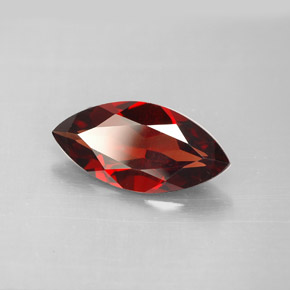 Granato Almandino Rosso scuro naturale da 2.72 ct, Taglio marquise, VVS-VS