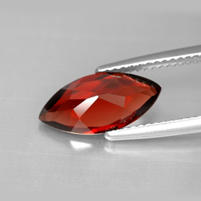 Granato Almandino Rosso scuro naturale da 2.98 ct, Taglio marquise, VVS-VS