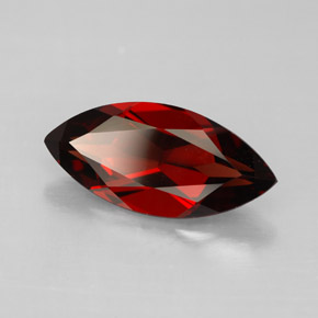 Granato Almandino Rosso scuro naturale da 3.31 ct, Taglio marquise, VVS-VS