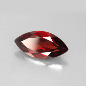 Granato Almandino Rosso scuro naturale da 3.11 ct, Taglio marquise, VS