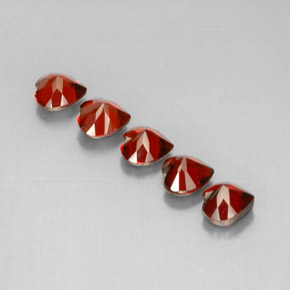 Gemme di Granato Almandino Rosso scuro naturale da  ct, A forma di cuore, VS