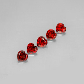 Gemme di Granato Almandino Rosso scuro naturale da  ct, A forma di cuore, VS
