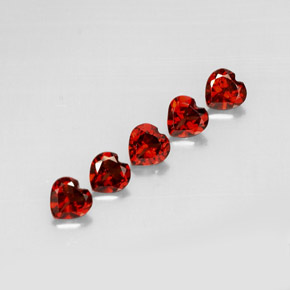 Granato almandino naturale rosso da  ct, a forma di cuore, VS