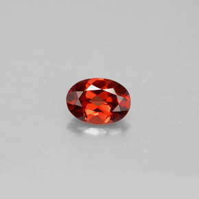 Granato Almandino Rosso scuro naturale da 0.90 ct, Taglio ovale, VVS-VS