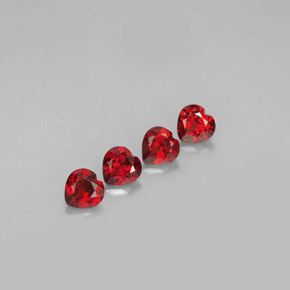 Granato almandino naturale rosso da  ct, a forma di cuore, VVS-VS