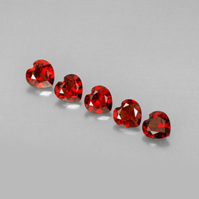 Granato almandino naturale rosso da  ct, a forma di cuore, VVS-VS