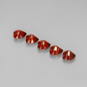 Granato almandino naturale rosso da  ct, a forma di cuore, VVS-VS