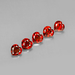 Granato almandino naturale rosso da  ct, a forma di cuore, VVS-VS