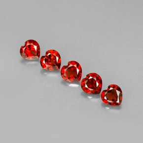 Granato almandino naturale rosso da  ct, a forma di cuore, VVS-VS