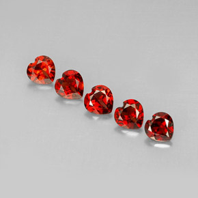 Granato almandino naturale rosso da  ct, a forma di cuore, VVS-VS
