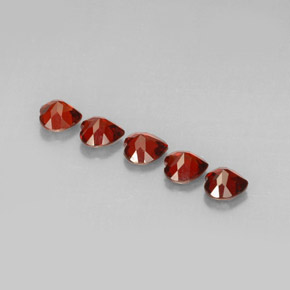 Granato almandino naturale rosso da  ct, a forma di cuore, VVS-VS