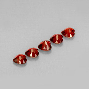 Granato almandino naturale rosso da  ct, a forma di cuore, VVS-VS