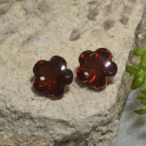 Granato almandino naturale rosso da  ct, taglio fiore, traslucido
