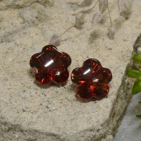 Granato almandino naturale rosso da 3,47 ct, taglio fiore, traslucido