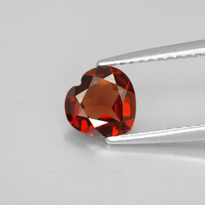 Granato Almandino Rosso scuro naturale da 1.03 ct, A forma di cuore, VS
