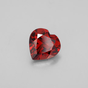 Granato almandino naturale rosso da 1,55 ct, a forma di cuore, VS